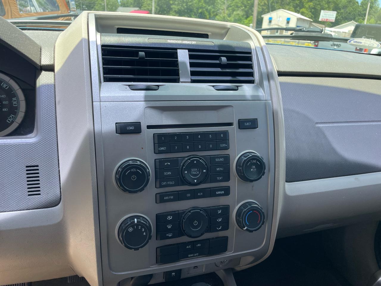 Ford Escape XLT FWD 2010