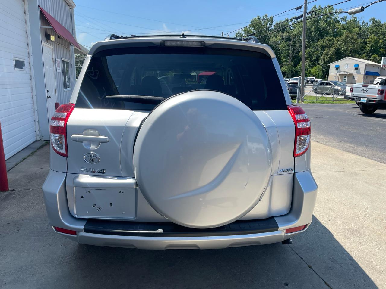 Toyota RAV4 Base I4 4WD 2011