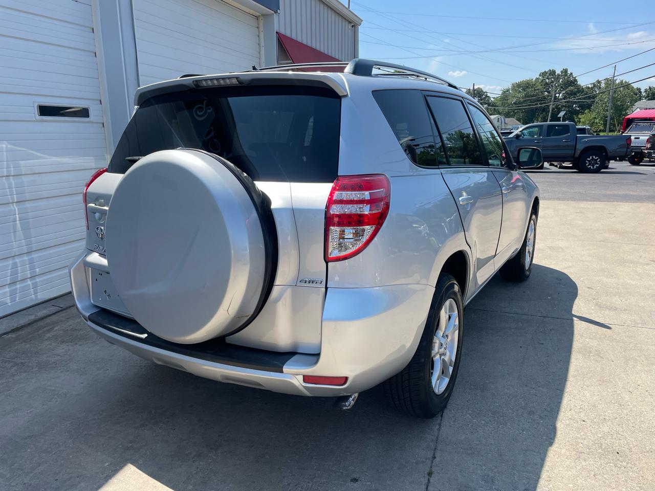 Toyota RAV4 Base I4 4WD 2011