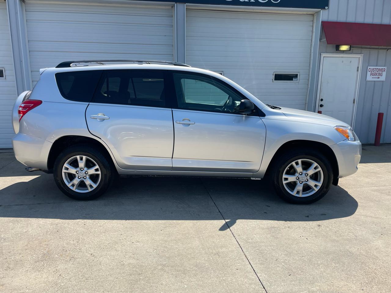 Toyota RAV4 Base I4 4WD 2011