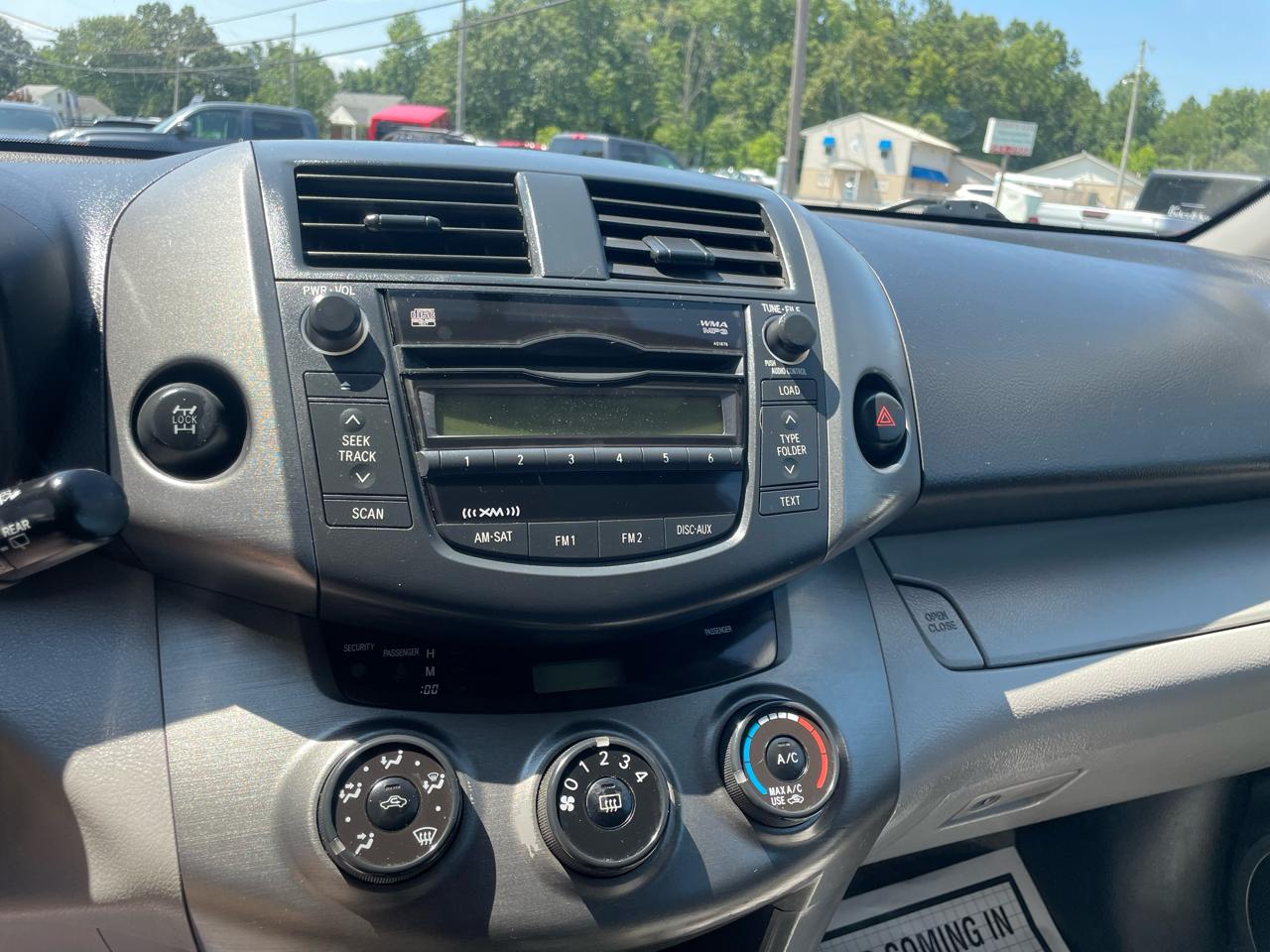 Toyota RAV4 Base I4 4WD 2011