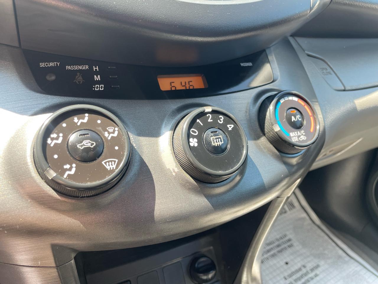 Toyota RAV4 Base I4 4WD 2011