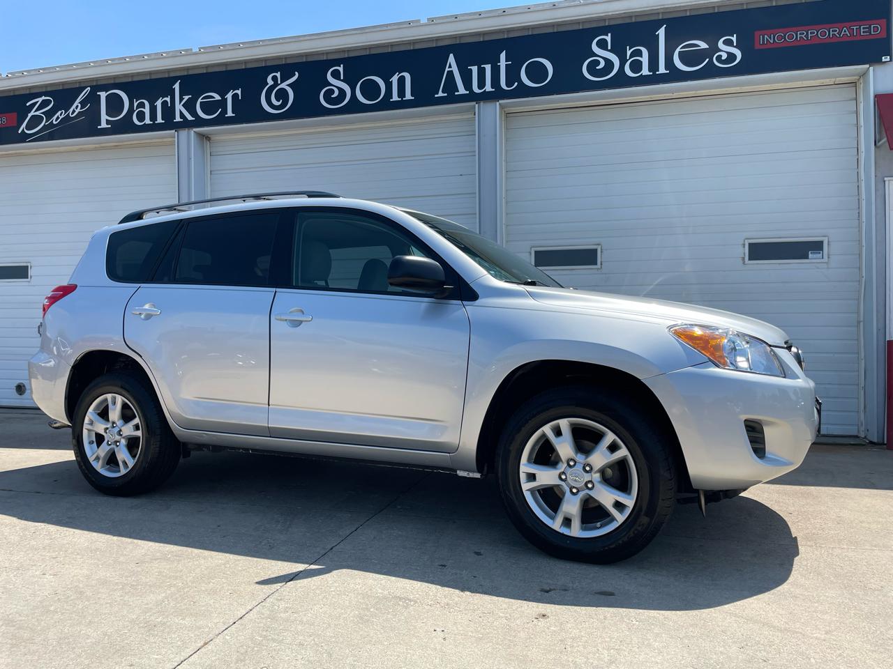 Toyota RAV4 Base I4 4WD 2011