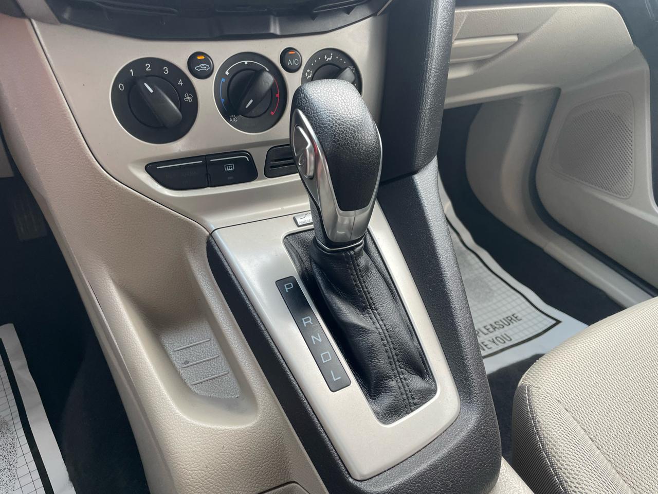 Ford Focus SE Hatch 2014