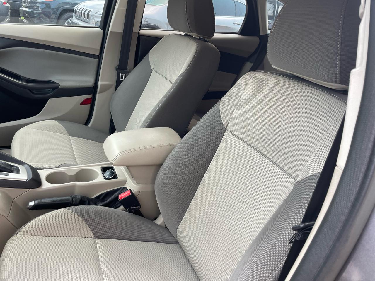 Ford Focus SE Hatch 2014