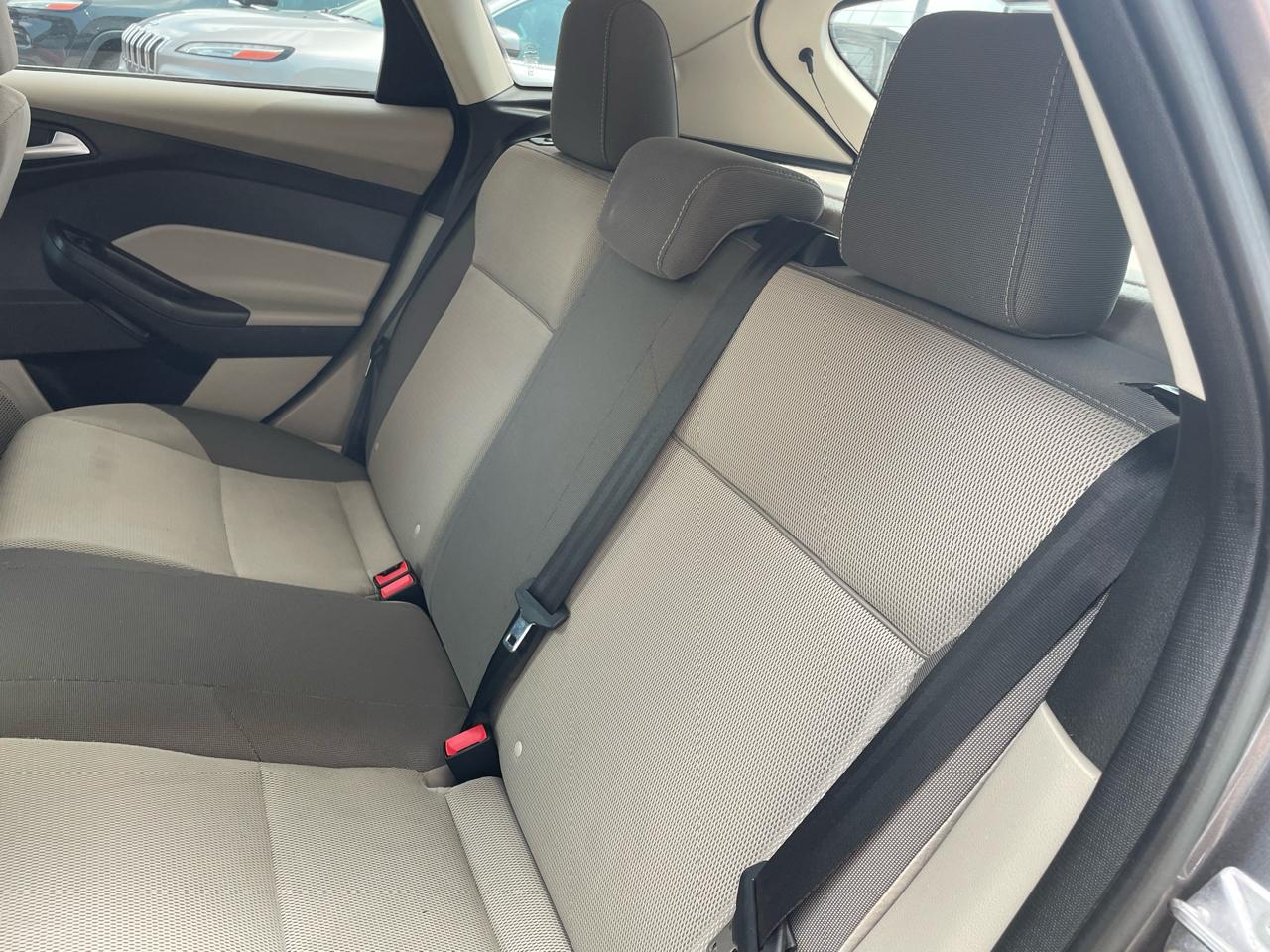Ford Focus SE Hatch 2014