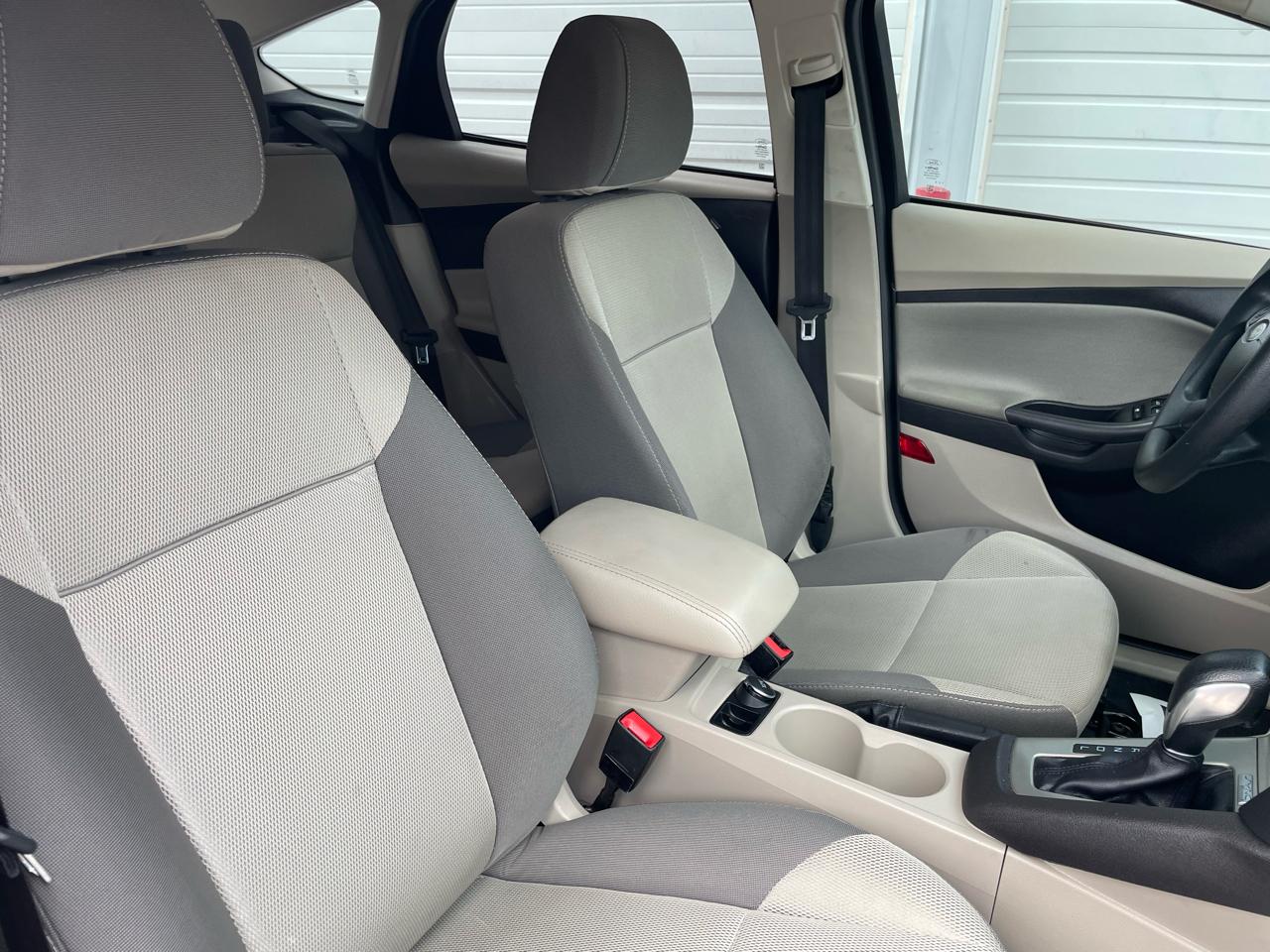 Ford Focus SE Hatch 2014