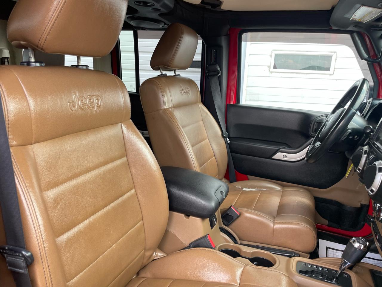 Jeep Wrangler Unlimited Sahara 4WD 2011