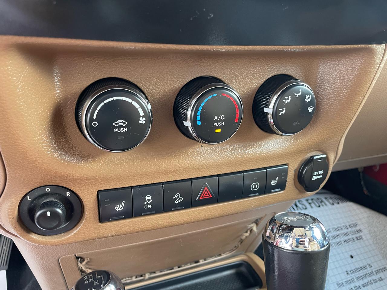 Jeep Wrangler Unlimited Sahara 4WD 2011
