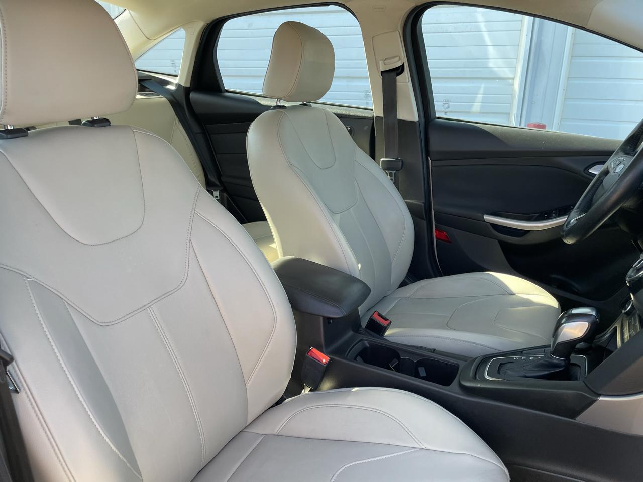 Ford Focus Titanium Sedan 2018