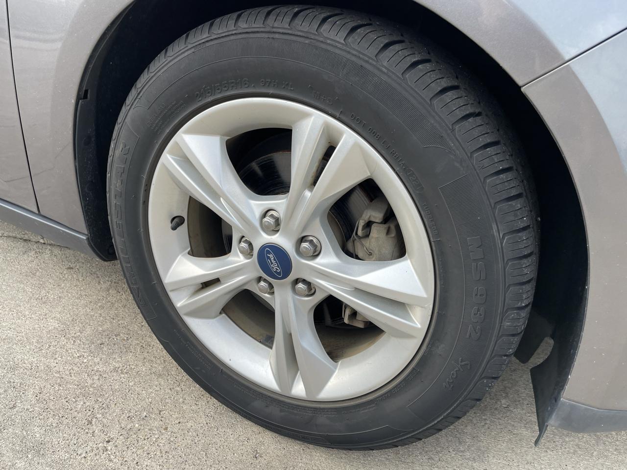 Ford Focus SE Hatch 2014