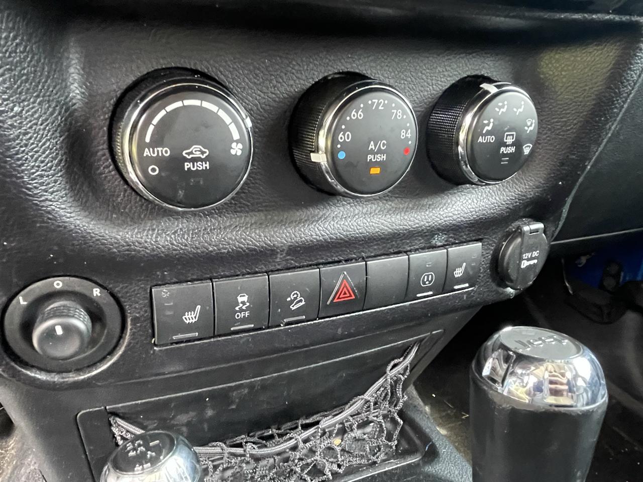 Jeep Wrangler Unlimited Sahara 4WD 2015