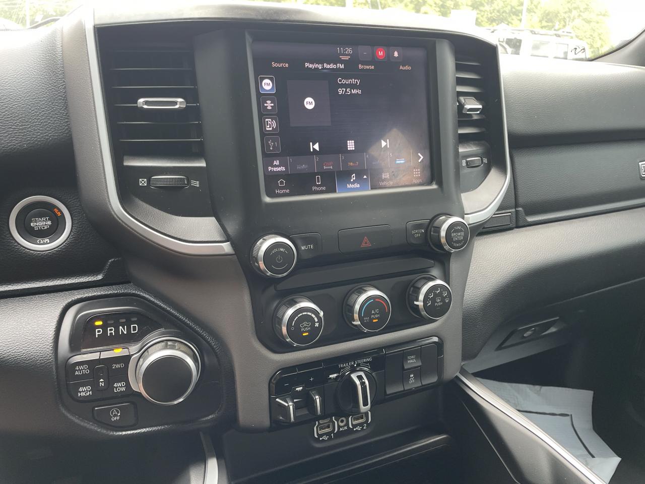 RAM 1500 Big Horn Crew Cab SWB 4WD 2022