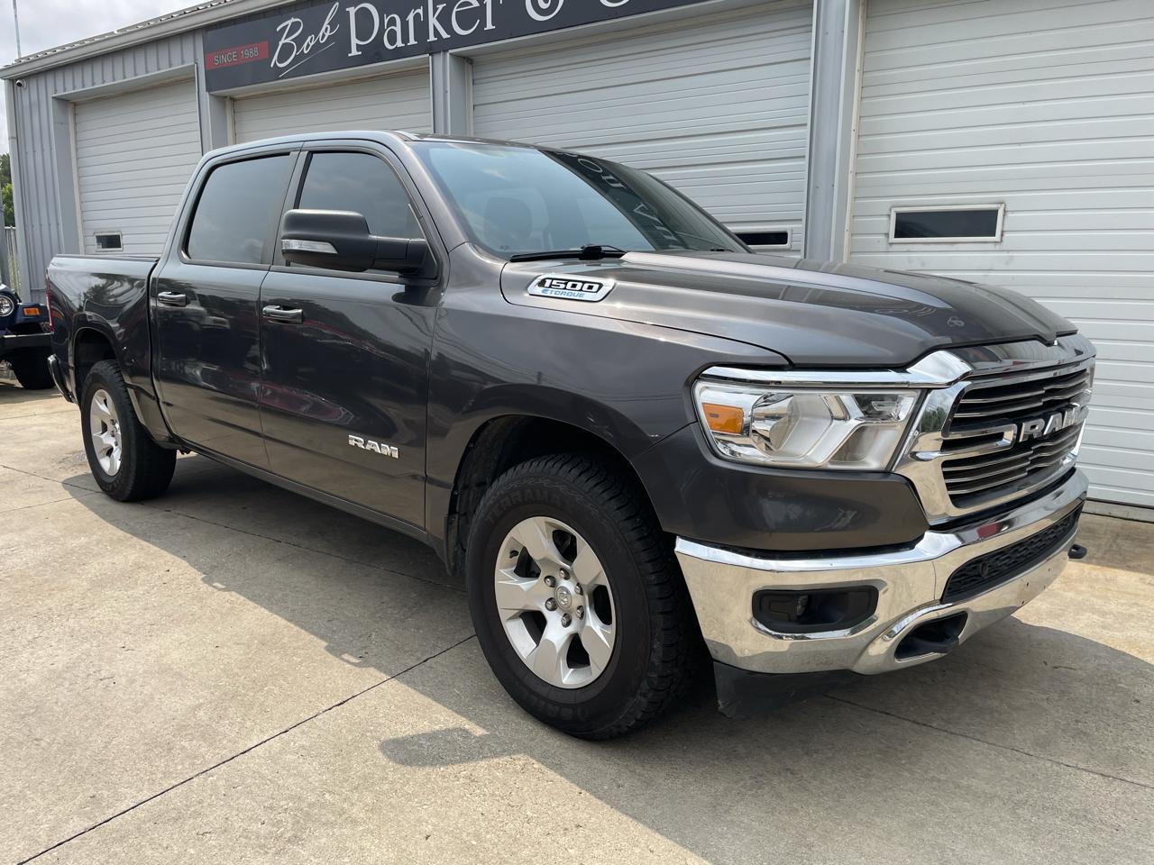 RAM 1500 Big Horn Crew Cab SWB 4WD 2022