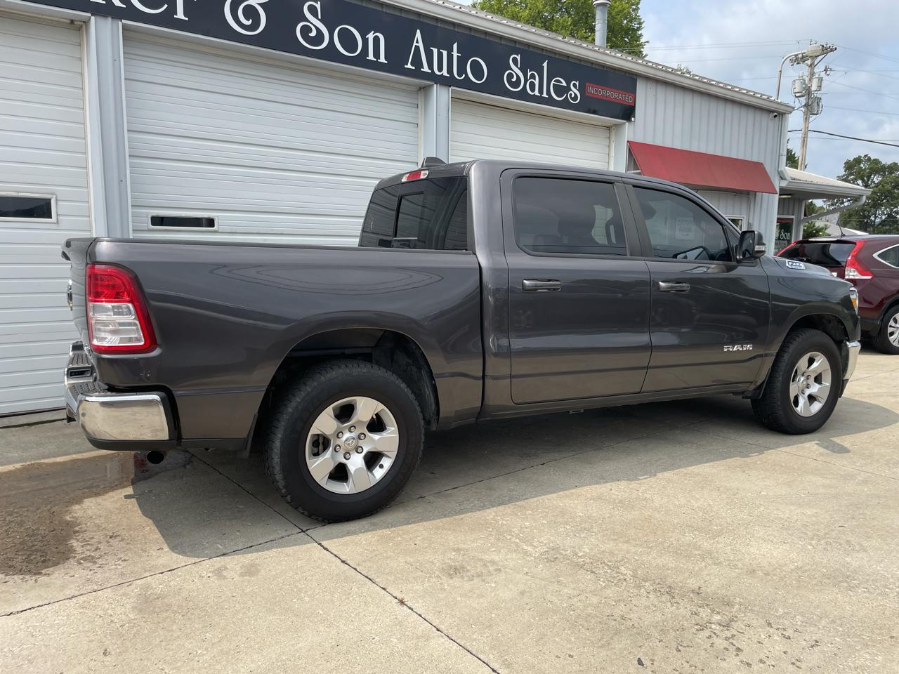 RAM 1500 Big Horn Crew Cab SWB 4WD 2022