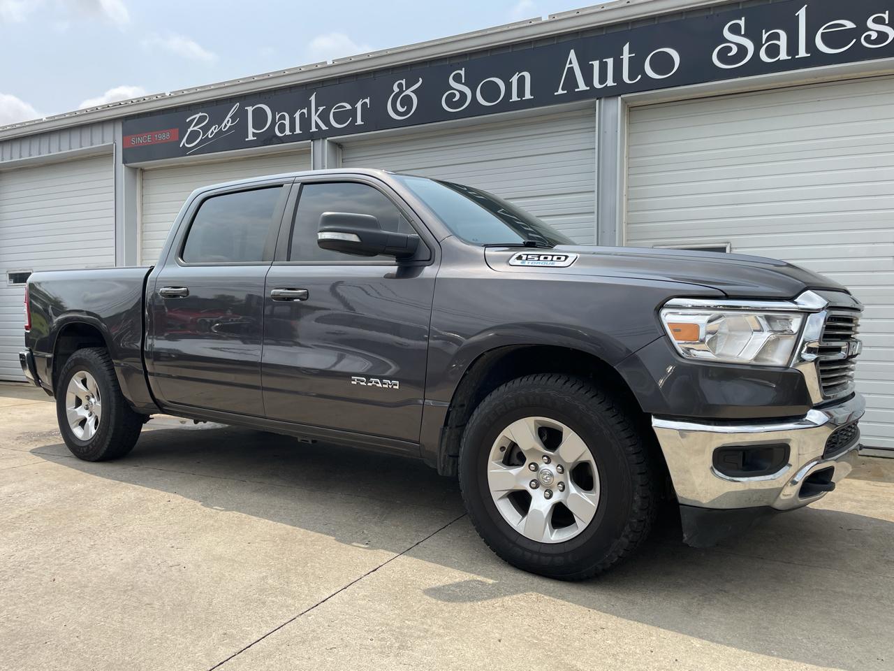 RAM 1500 Big Horn Crew Cab SWB 4WD 2022