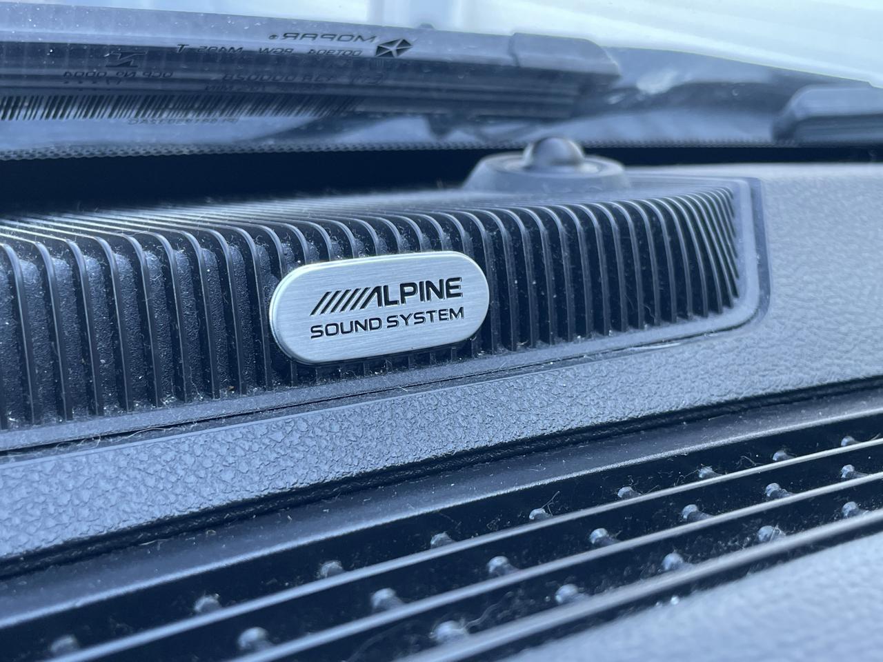 RAM 1500 4WD Crew Cab 140.5" Sport 2018
