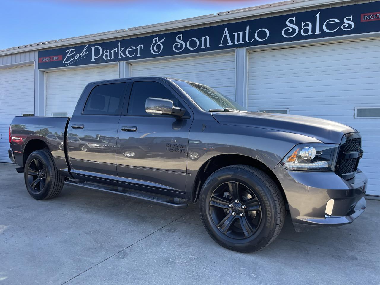 RAM 1500 4WD Crew Cab 140.5" Sport 2018
