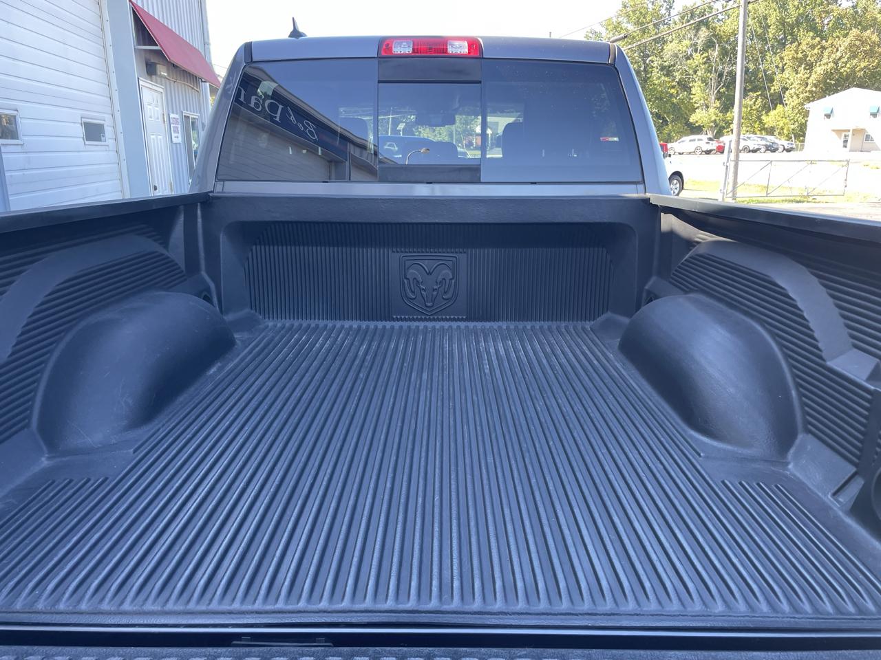 RAM 1500 4WD Crew Cab 140.5" Sport 2018