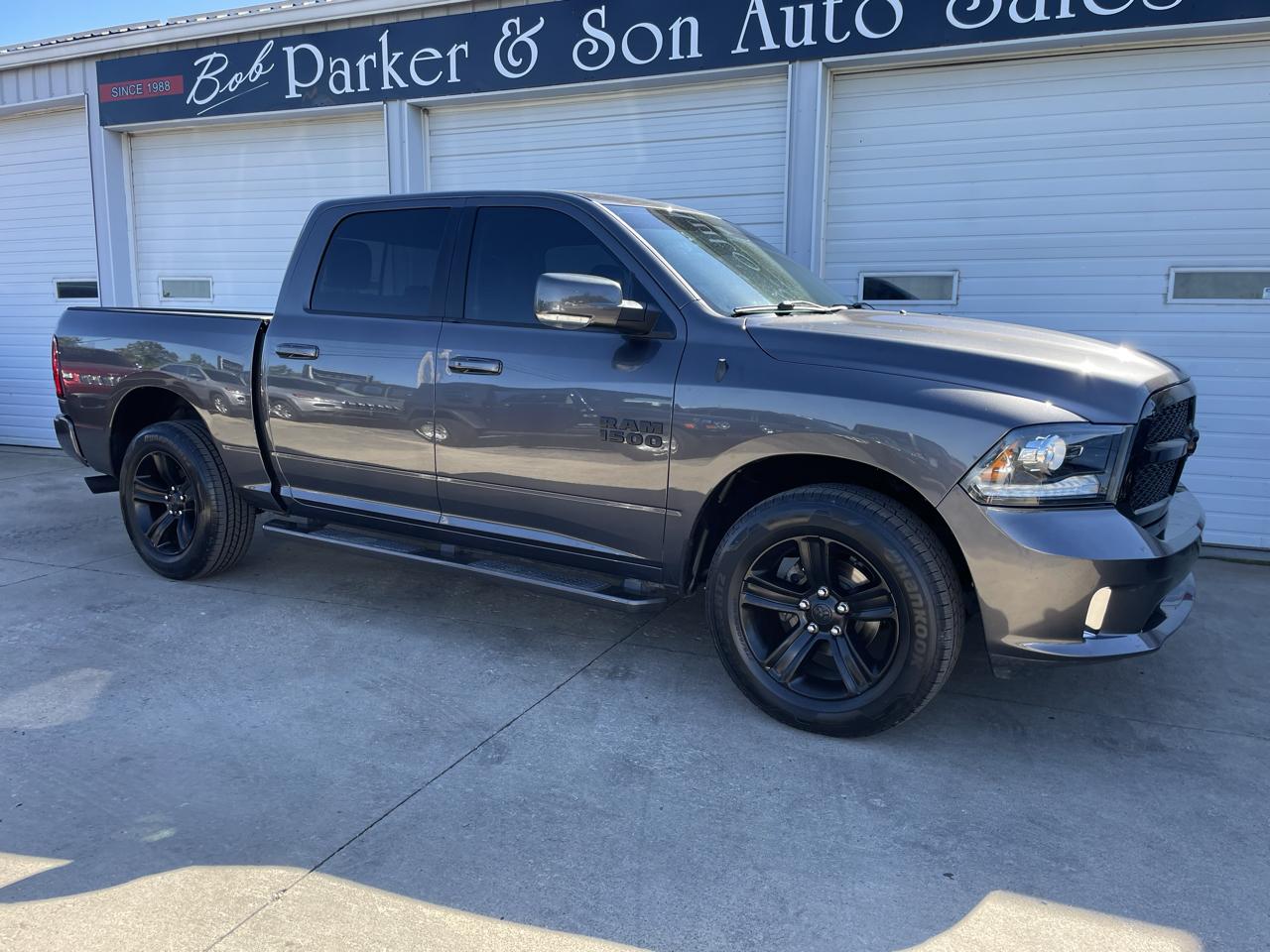 RAM 1500 4WD Crew Cab 140.5" Sport 2018