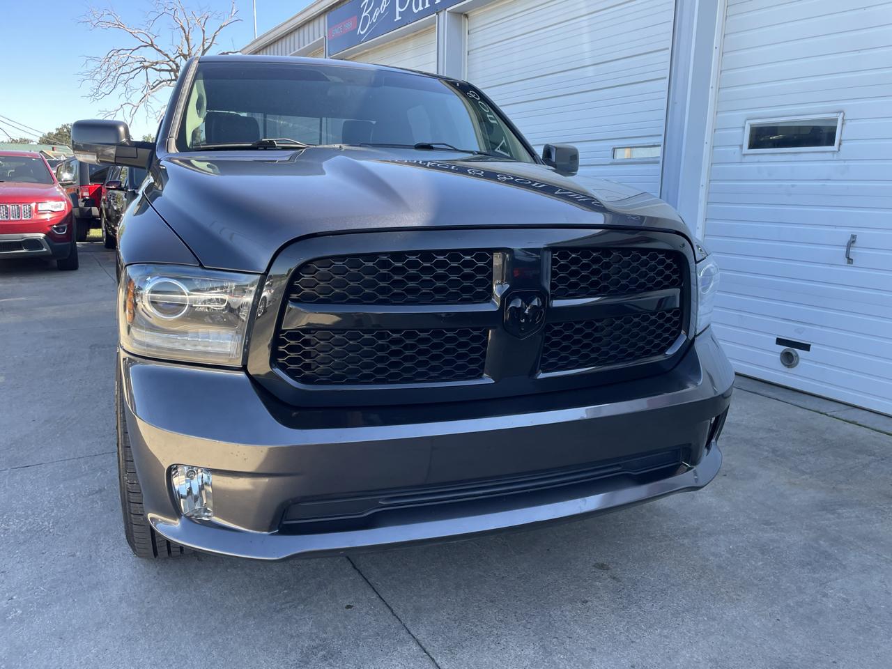 RAM 1500 4WD Crew Cab 140.5" Sport 2018