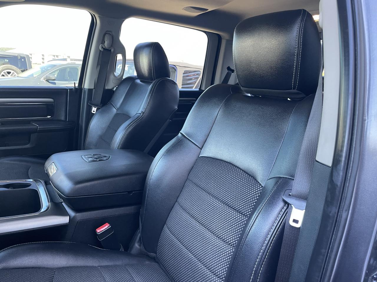 RAM 1500 4WD Crew Cab 140.5" Sport 2018