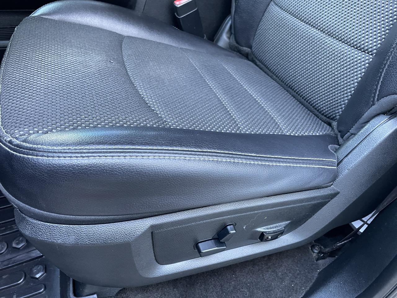 RAM 1500 4WD Crew Cab 140.5" Sport 2018