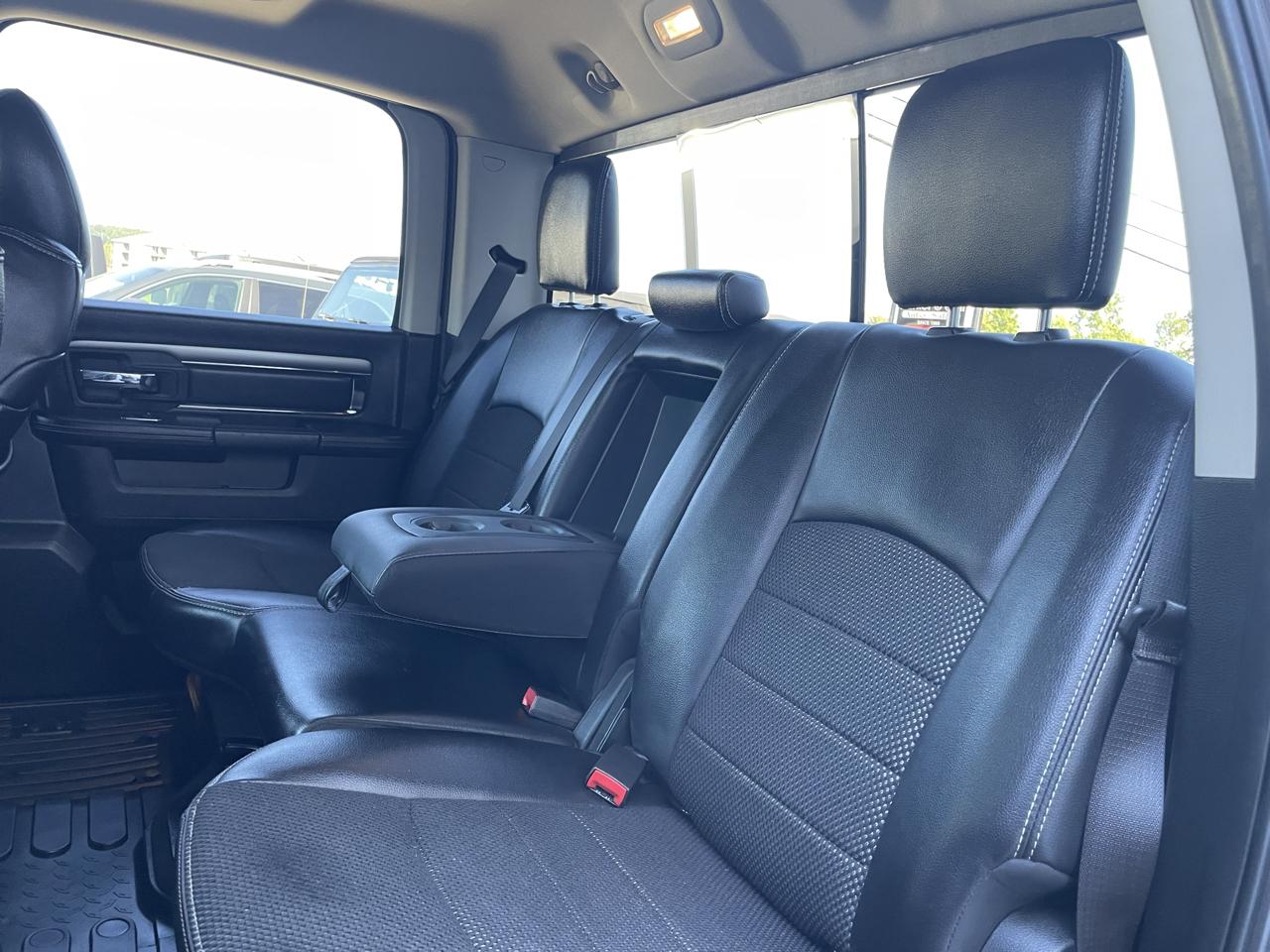 RAM 1500 4WD Crew Cab 140.5" Sport 2018