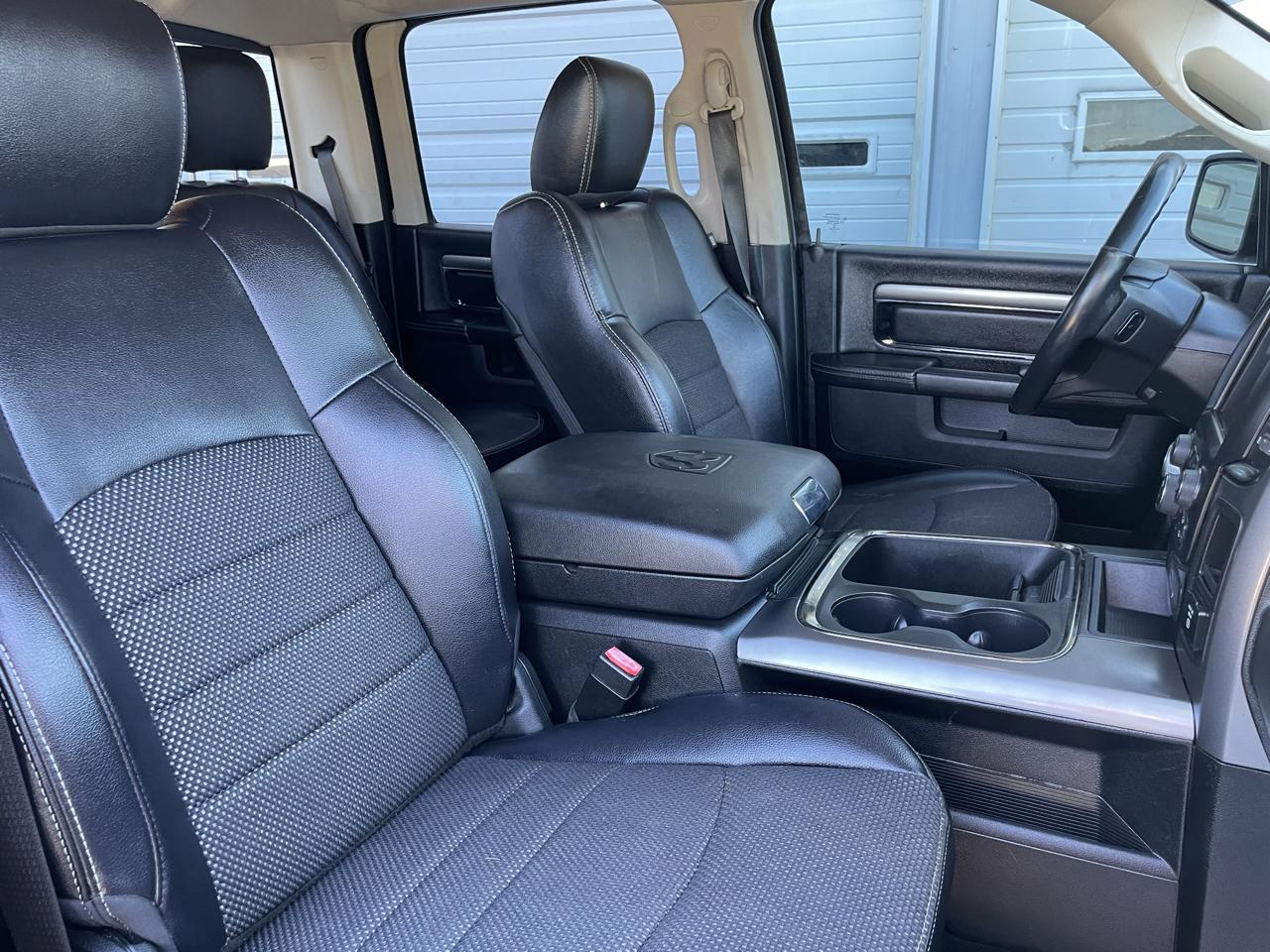 RAM 1500 4WD Crew Cab 140.5" Sport 2018