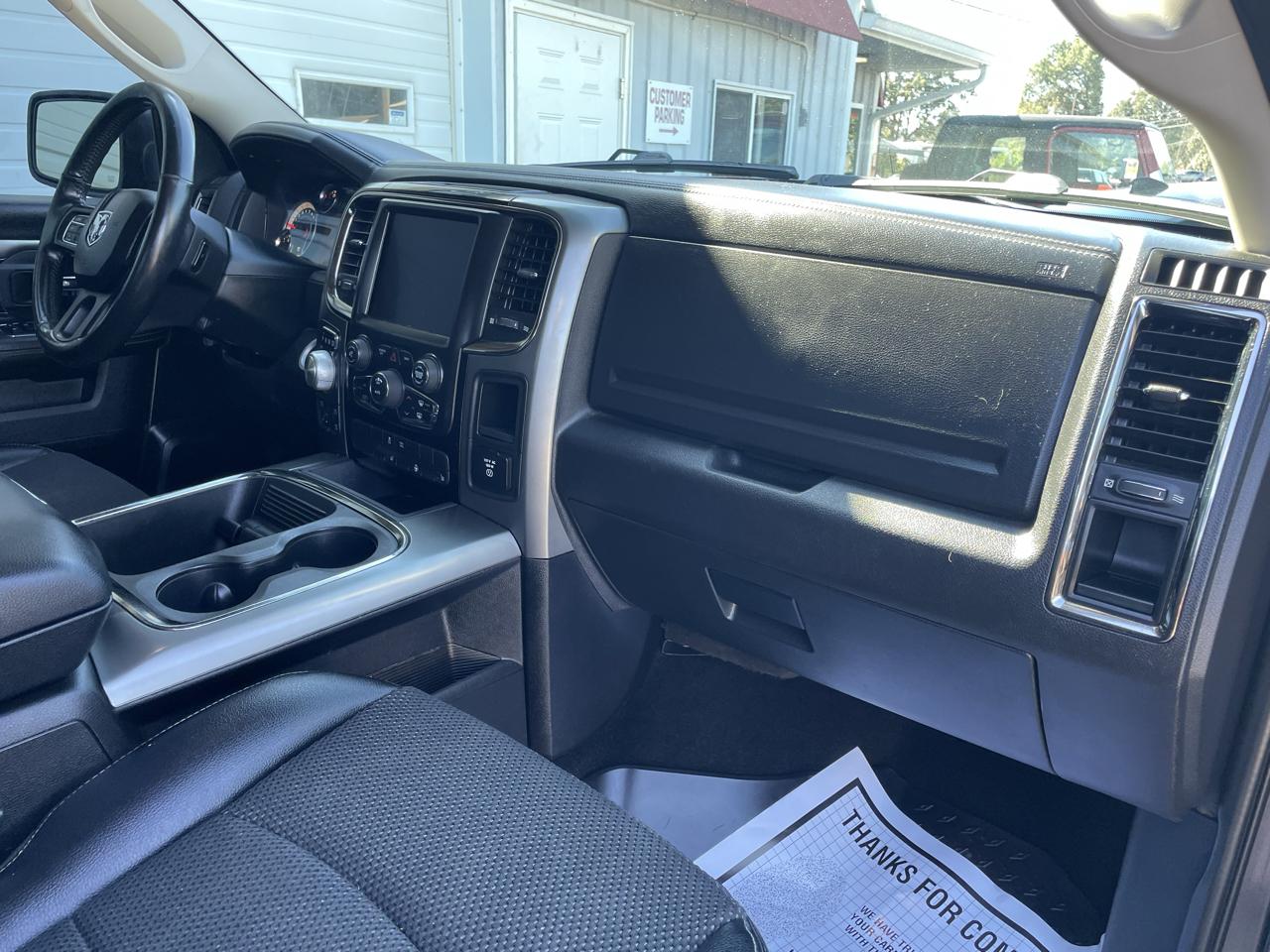 RAM 1500 4WD Crew Cab 140.5" Sport 2018