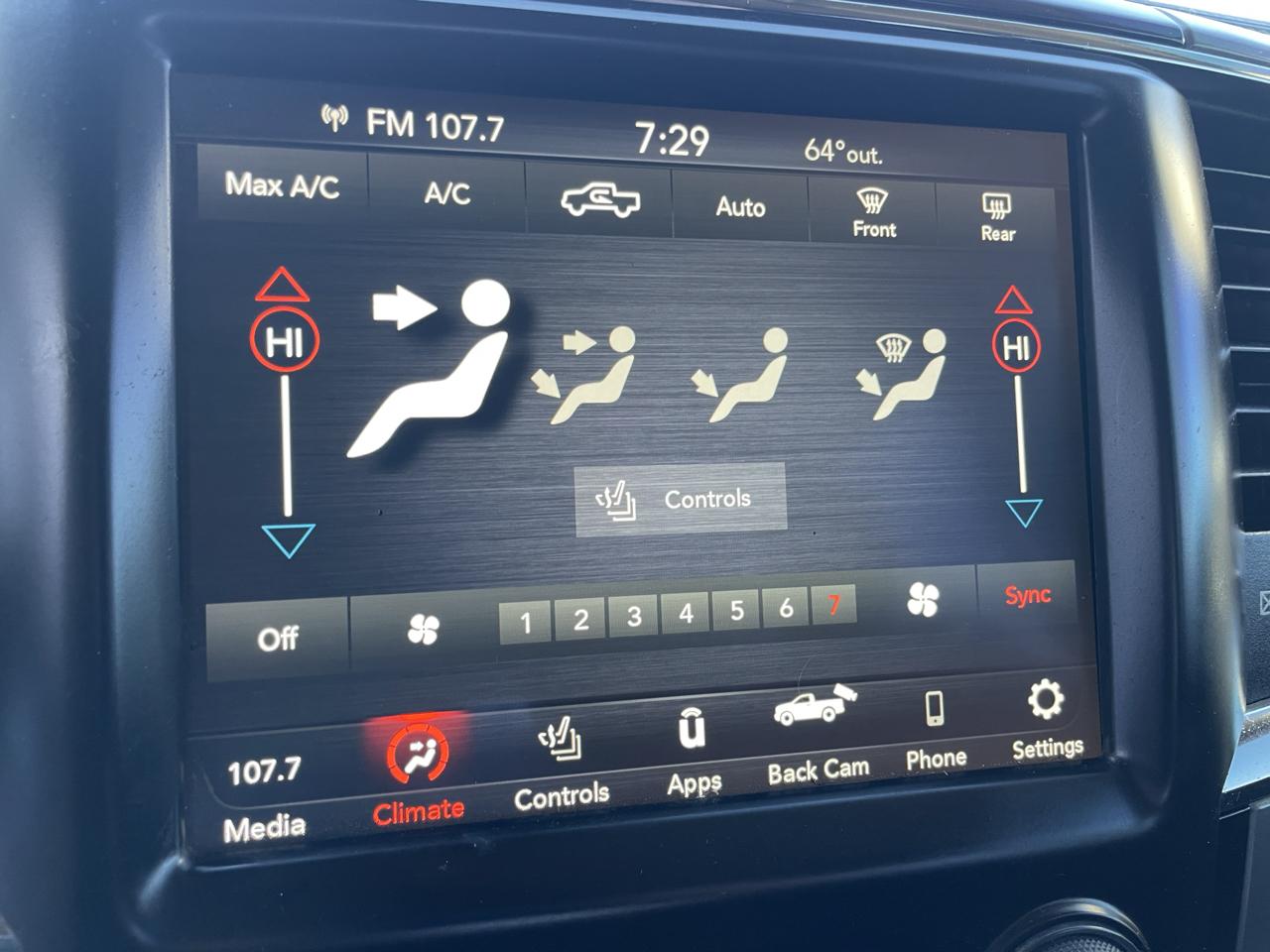 RAM 1500 4WD Crew Cab 140.5" Sport 2018