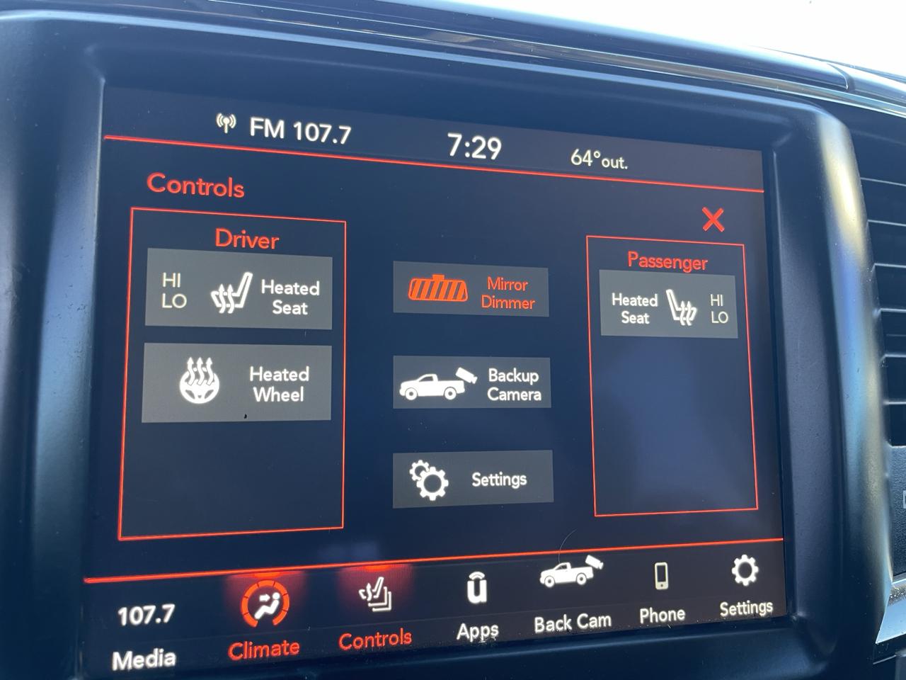 RAM 1500 4WD Crew Cab 140.5" Sport 2018