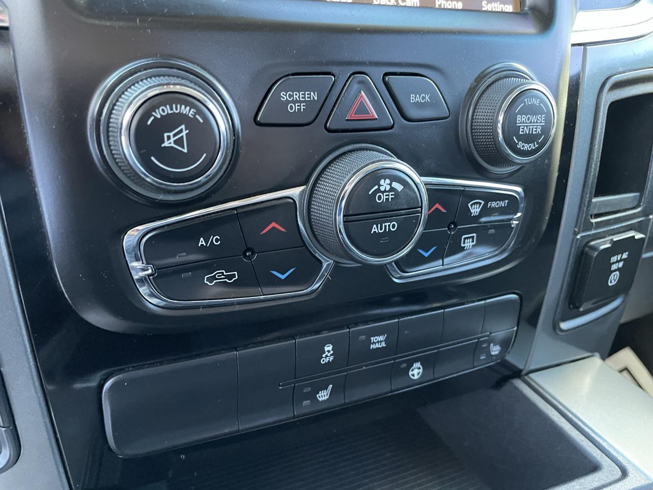 RAM 1500 4WD Crew Cab 140.5" Sport 2018