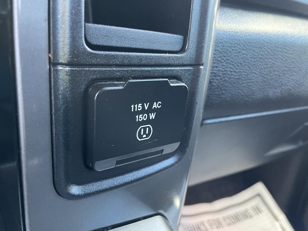 RAM 1500 4WD Crew Cab 140.5" Sport 2018