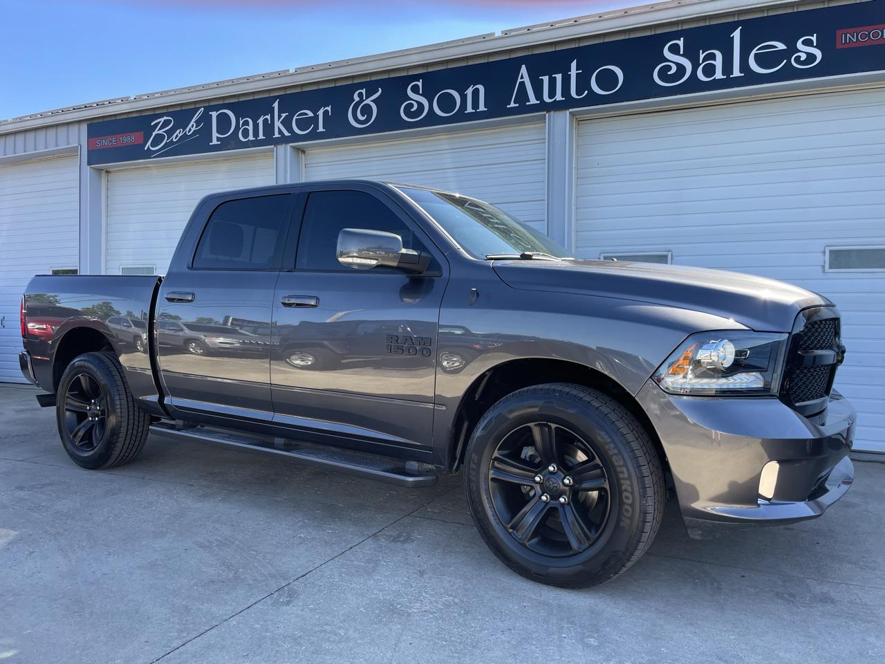 RAM 1500 4WD Crew Cab 140.5" Sport 2018