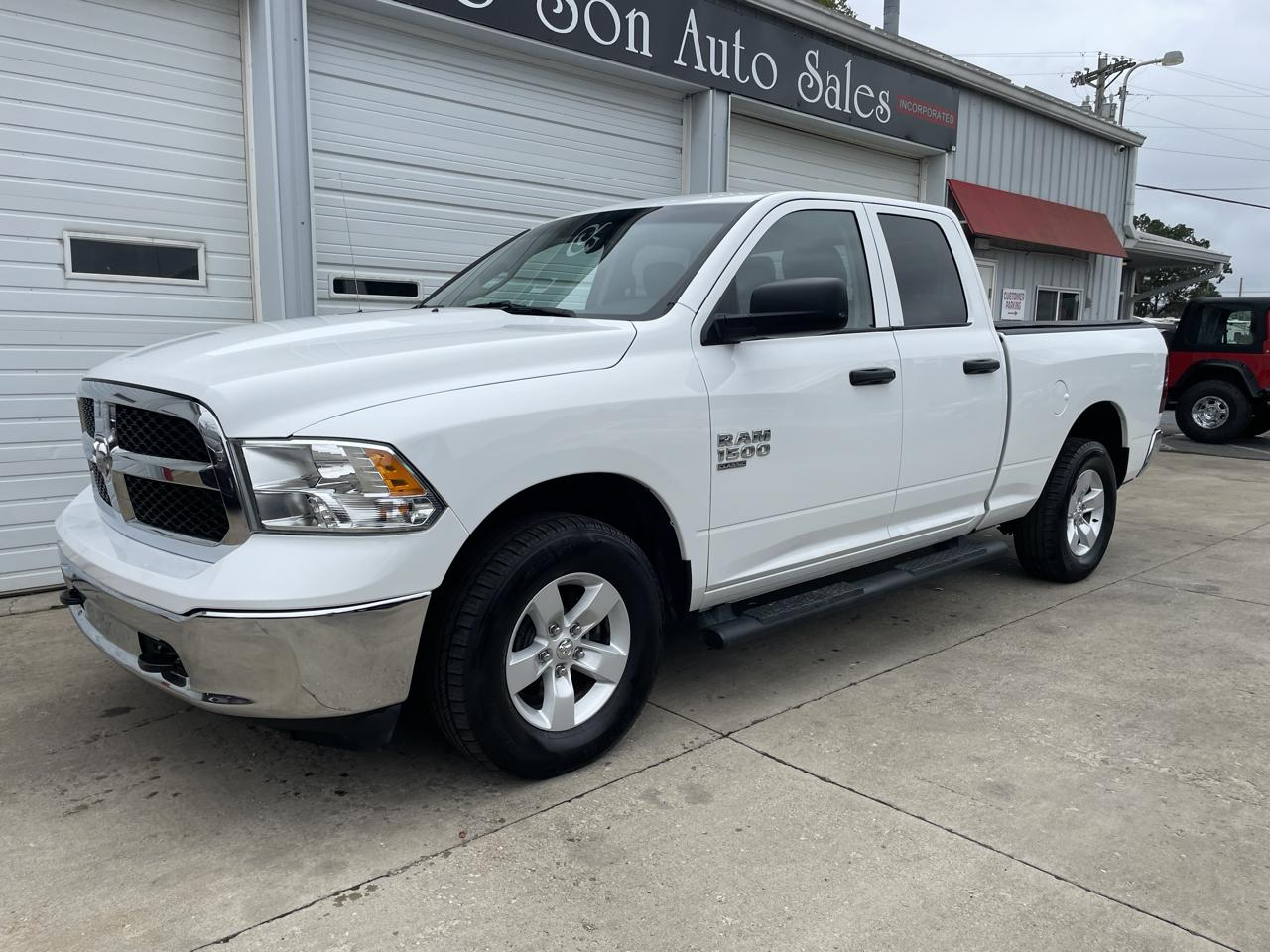 RAM 1500 Classic Tradesman Quad Cab 4WD 2022