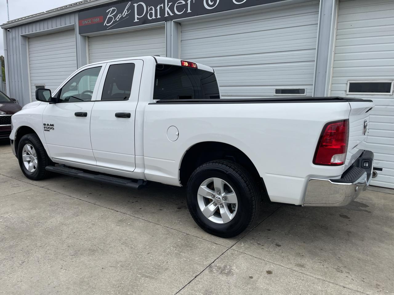 RAM 1500 Classic Tradesman Quad Cab 4WD 2022