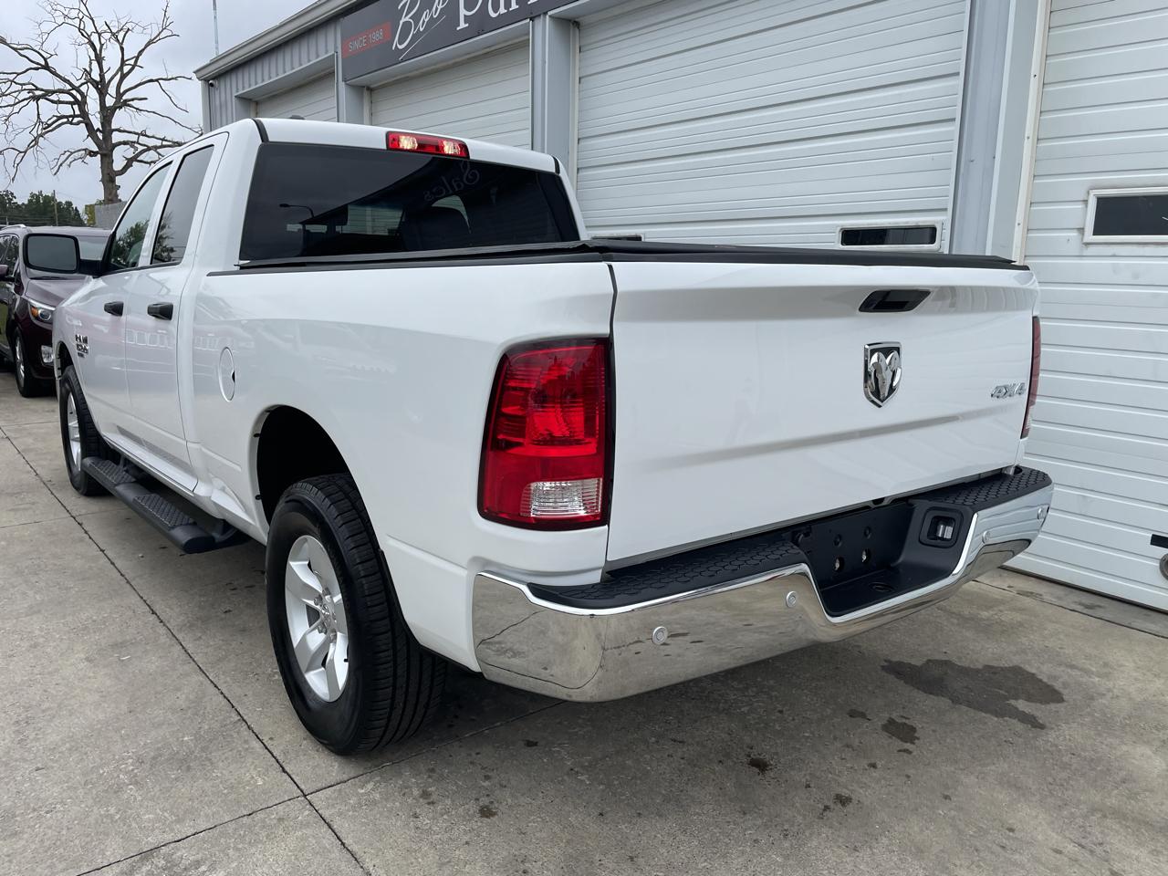 RAM 1500 Classic Tradesman Quad Cab 4WD 2022