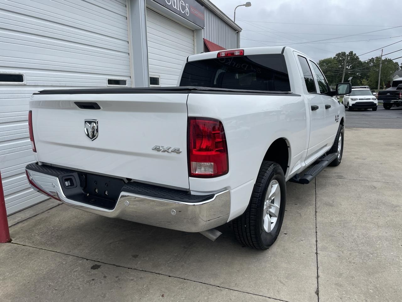 RAM 1500 Classic Tradesman Quad Cab 4WD 2022