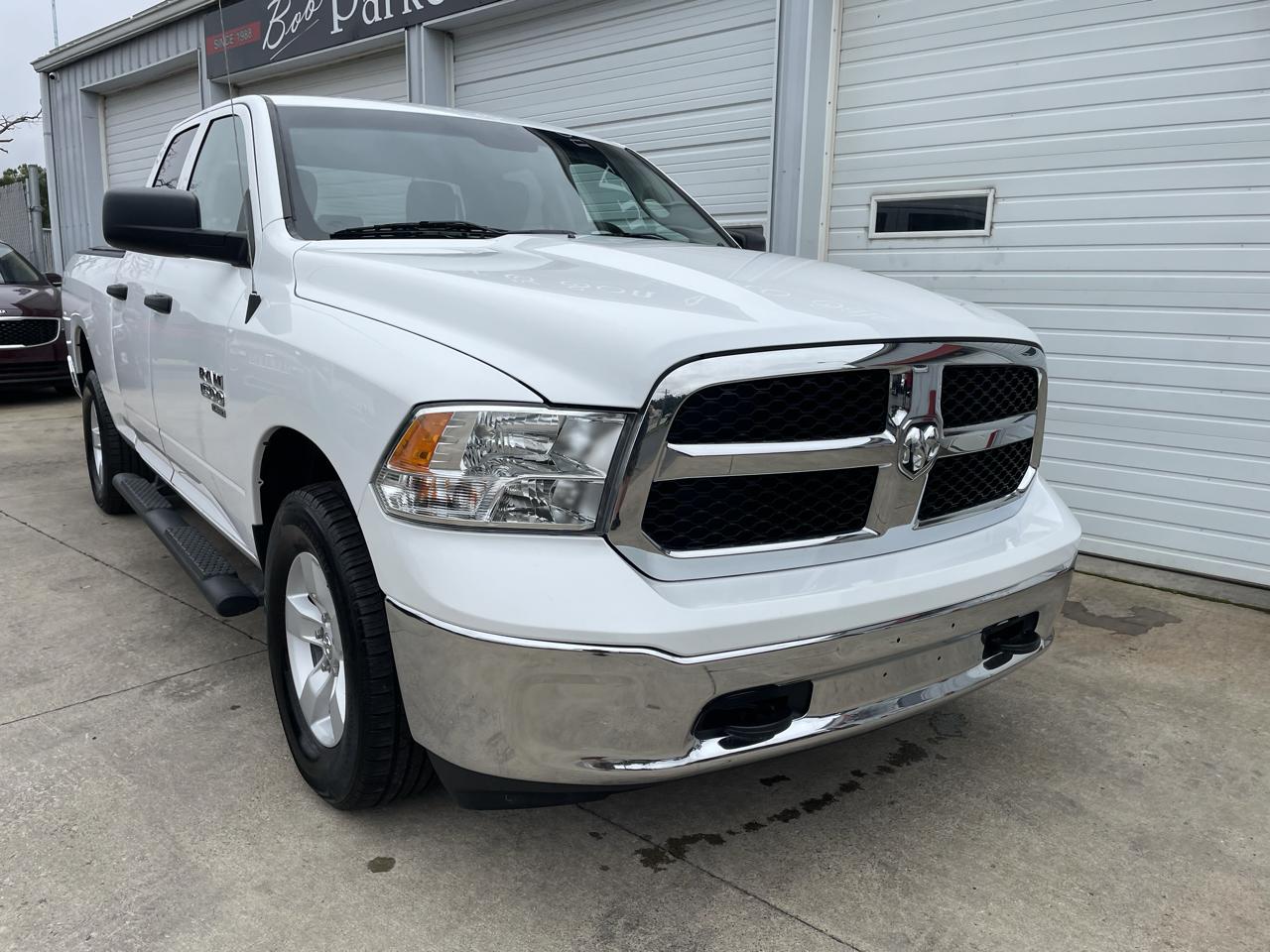 RAM 1500 Classic Tradesman Quad Cab 4WD 2022