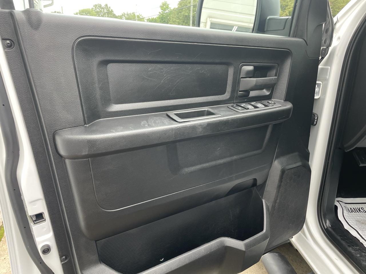 RAM 1500 Classic Tradesman Quad Cab 4WD 2022