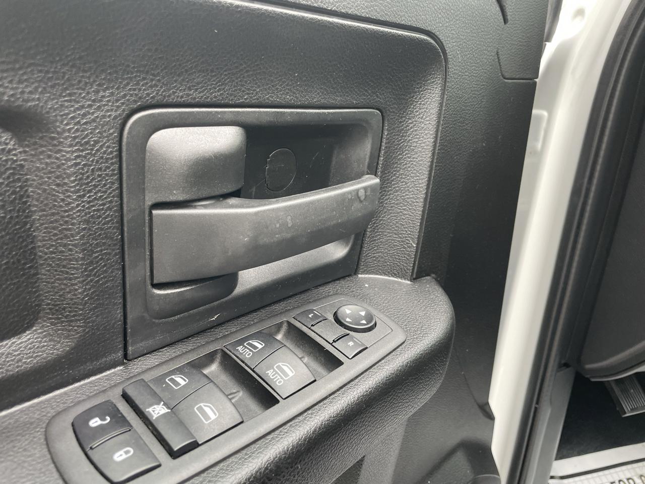 RAM 1500 Classic Tradesman Quad Cab 4WD 2022