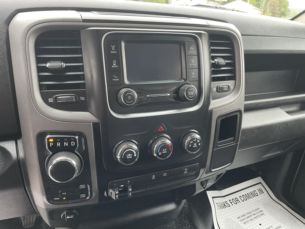 RAM 1500 Classic Tradesman Quad Cab 4WD 2022