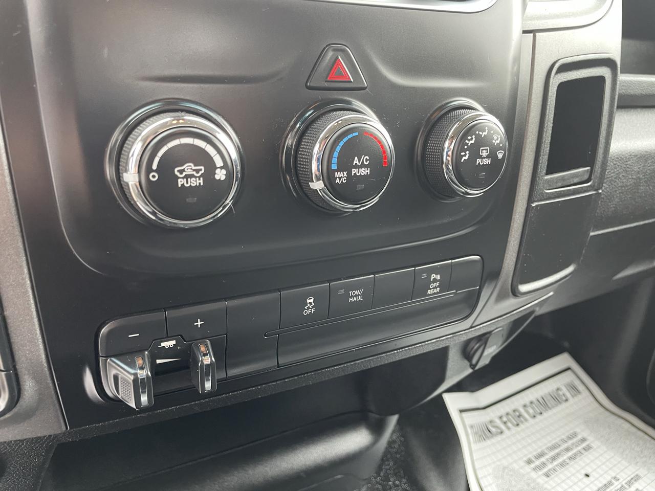 RAM 1500 Classic Tradesman Quad Cab 4WD 2022