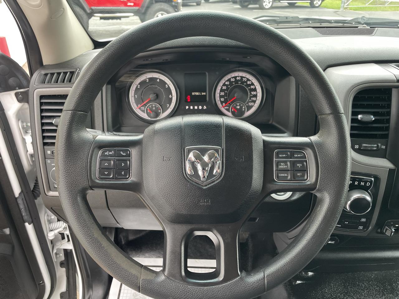 RAM 1500 Classic Tradesman Quad Cab 4WD 2022