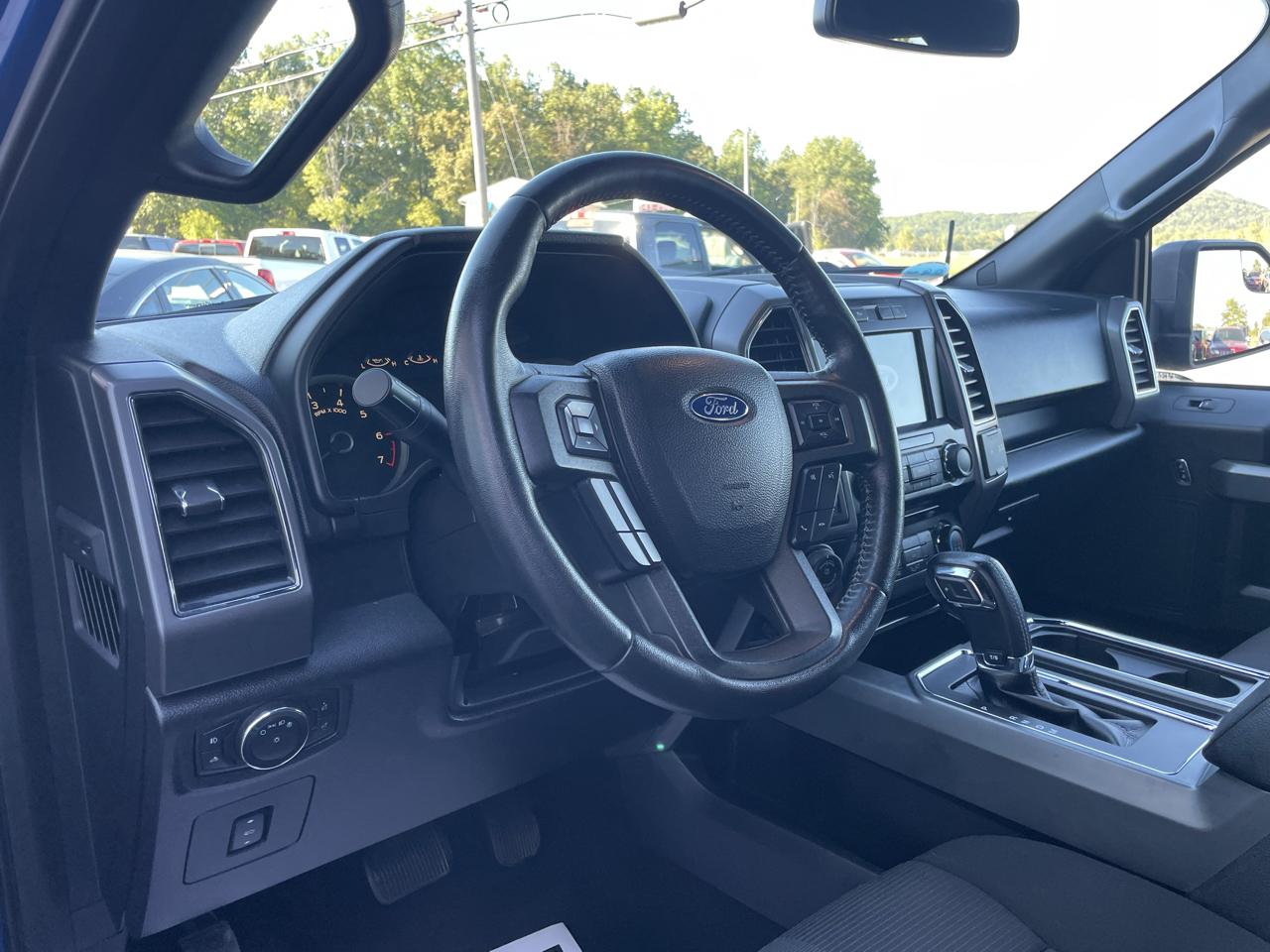 Ford F-150 XLT SuperCrew 5.5-ft. Bed 4WD 2017