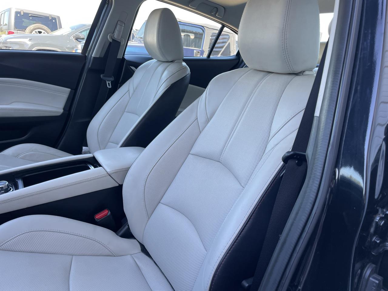 Mazda MAZDA3 s Grand Touring AT 5-Door 2017