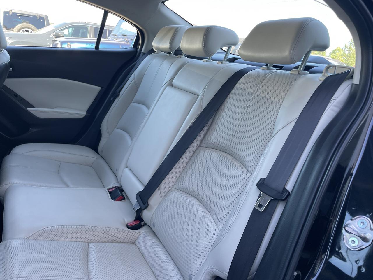 Mazda MAZDA3 s Grand Touring AT 5-Door 2017