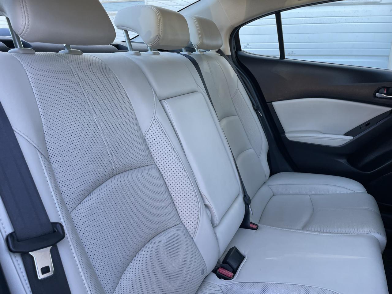 Mazda MAZDA3 s Grand Touring AT 5-Door 2017