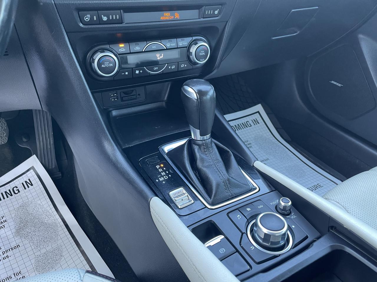 Mazda MAZDA3 s Grand Touring AT 5-Door 2017